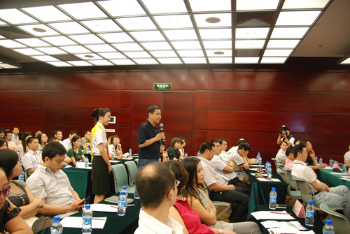 �Ҽ�չ�߷�Փ�����O(sh��)Ӌ(j��)��׃�Ї�