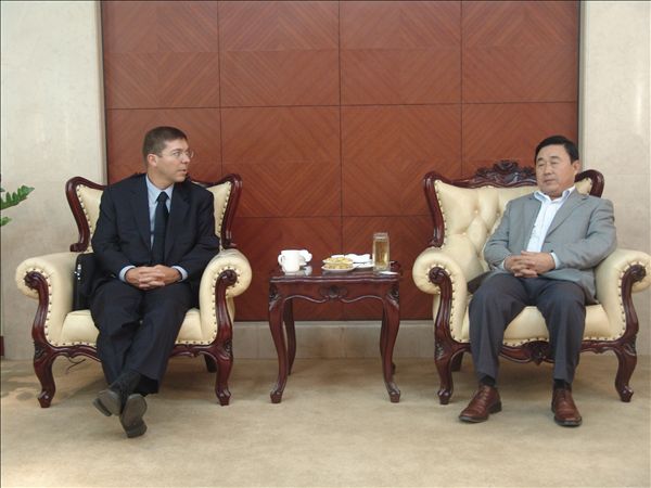 孚日董事長(zhǎng)會(huì)見斯普林斯公司CEO JOSUE一行