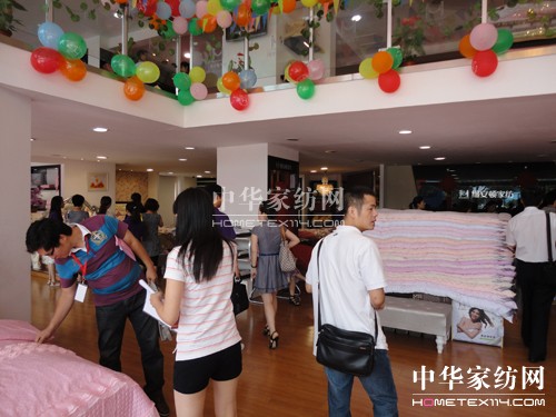 縵安頓2011秋冬新品發(fā)布會(huì)隆重召開(kāi)
