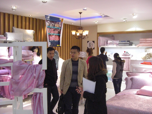 ���A�Ҽ��W(w��ng)�M�������L(f��ng)�F(tu��n)�������˽���ͨ����