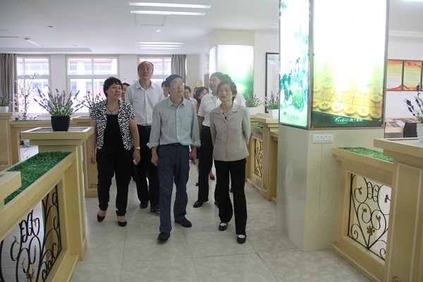 新余市政協(xié)主席蒞臨雨蘭視察人口計生管理工作