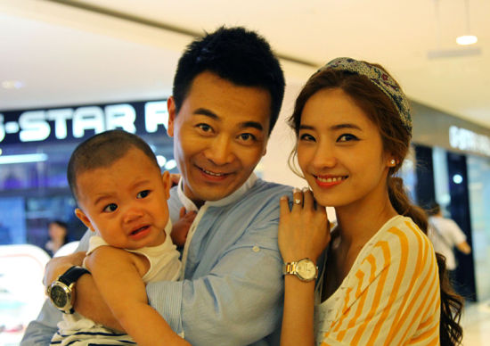 �n��Ӣ��С�ɿڡ�ĸ�۷��E�A������