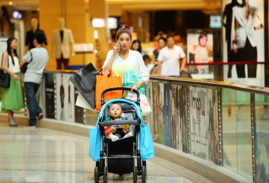 �n��Ӣ��С�ɿڡ�ĸ�۷��E�A������